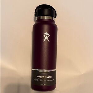 Hydro Flask 40oz Eggplant Bottle